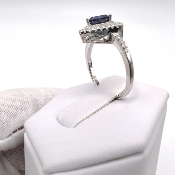 Sale $20 Firm! Sterling Silver Trillion Shape Tanzanite Cz and Clear Cz Ring - Picture 10 of 16